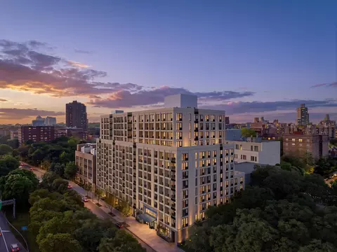 70-28 Grand Central Pkwy #803, Forest Hills, NY 11375