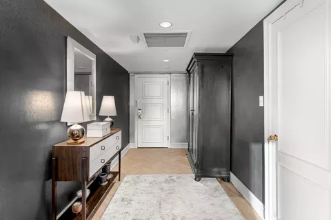 160 Central Park S #2811, New York, NY 10019