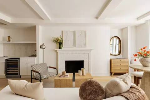 59 W 12th St #2F, New York, NY 10011