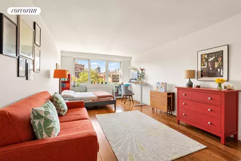 40 Clinton St #8C, Brooklyn, NY 11201