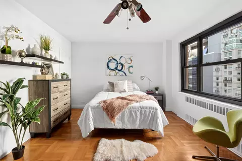 135 E 54th St #12F, New York, NY 10022