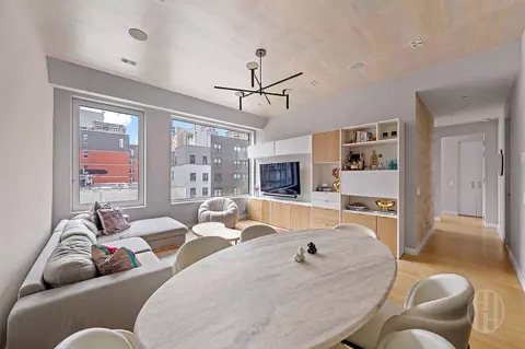 32 E 1st St #D4, New York, NY 10003