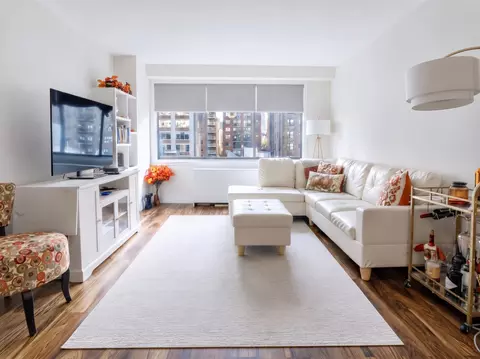 345 E 73rd St #9G, New York, NY 10021