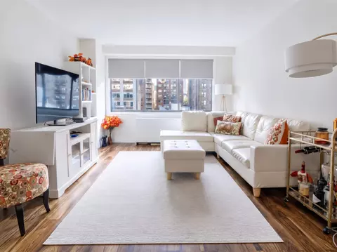 345 E 73rd St #9G, New York, NY 10021