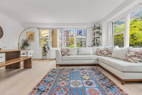 305 E 24th St #4P, New York, NY 10010