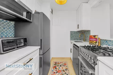 245 E 54th St #22C, New York, NY 10022