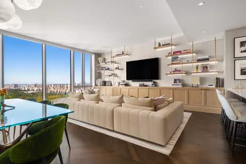 217 W 57th St #46B, New York, NY 10019