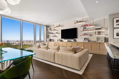 217 W 57th St #46B, New York, NY 10019