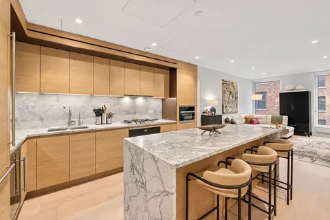 215 W 28th St #6A, New York, NY 10001