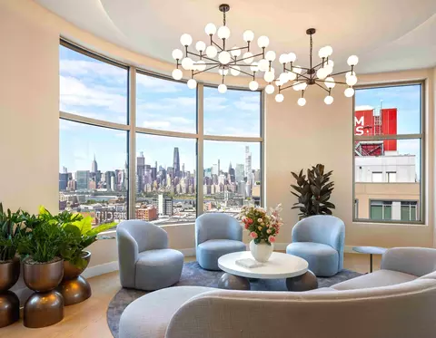24-01 Queens Plz N #1405-A, New York City, NY 11101
