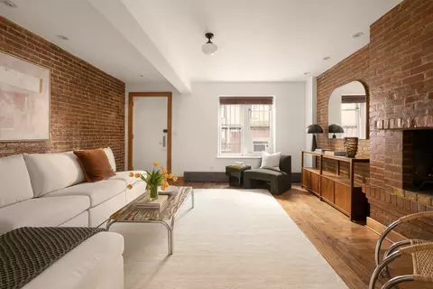 316 W 90th St #1, New York, NY 10024