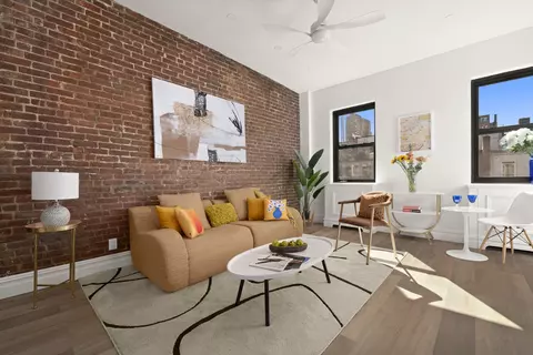 34 W 76th St #10, New York, NY 10023