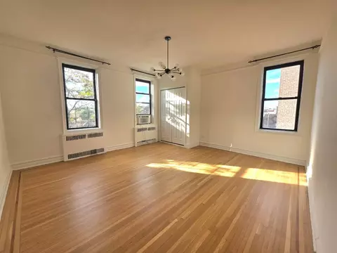 150 E 18th St #6B, Brooklyn, NY 11226