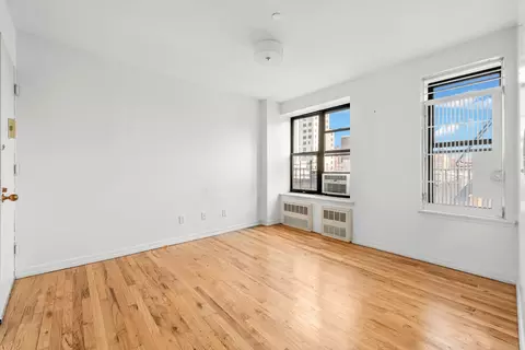 123 E 102nd St #4D, New York, NY 10029
