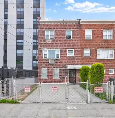 2723 Colden Ave, New York City, NY 10469