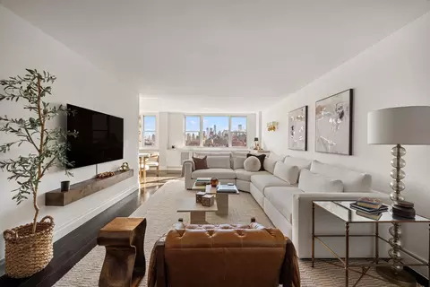 61 Jane St #16D, New York, NY 10014