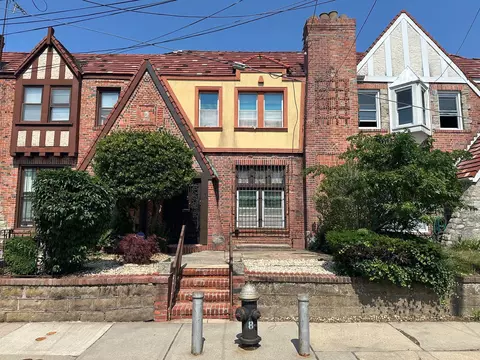 130-20 227th St, New York City, NY 11413