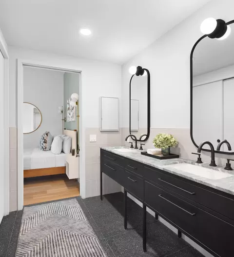 547 W 47th St #704, New York, NY 10036