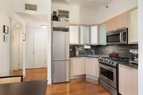 120 Greenwich St #10J, New York, NY 10006