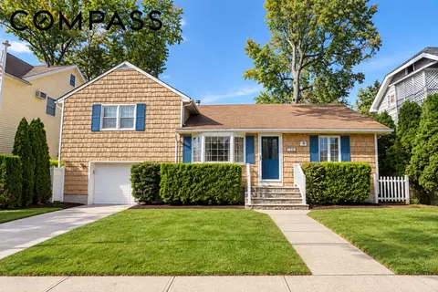 81 David St, Staten Island, NY 10308