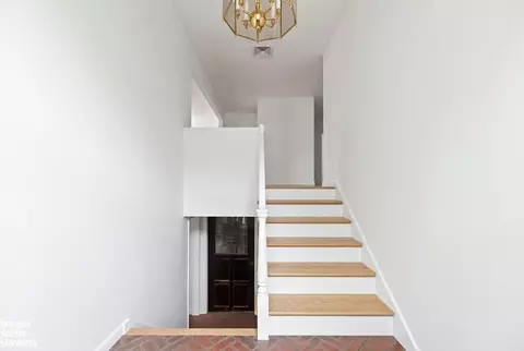 5395 Netherland Ave, New York City, NY 10471