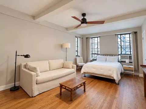 333 W 56th St #3D, New York, NY 10019