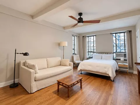333 W 56th St #3D, New York, NY 10019