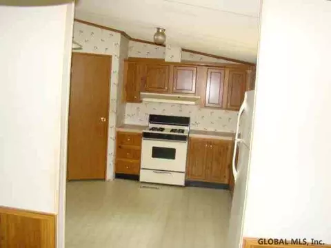 301 Fox Rd, Hampton, NY 12837 photo 2