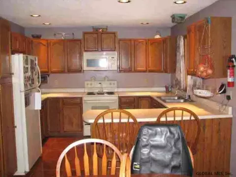83 Stoddard Rd, Hampton, NY 12837 photo 2