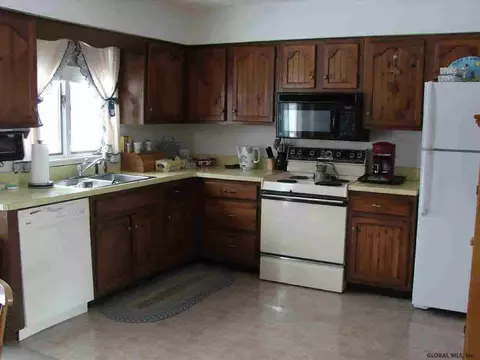 17 Melony Ln, Hudson Falls, NY 12839 photo 4