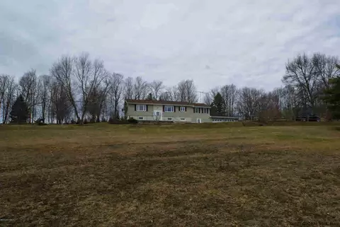 23 Dailey Way, Hampton, NY 12837 photo 2