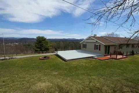 23 Dailey Way, Hampton, NY 12837 photo 9