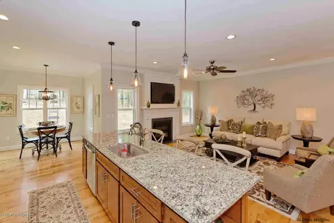 36 Devin Ct, Queensbury, NY 12804 photo 9