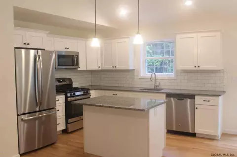 4 Heather Ln, Corinth, NY 12822 photo 5