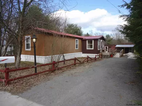 20 Warren St, Corinth, NY 12822 photo 1