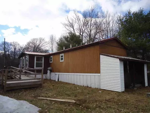 20 Warren St, Corinth, NY 12822 photo 9