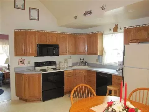 11 Marion Rd, Delmar, NY 12054 photo 3