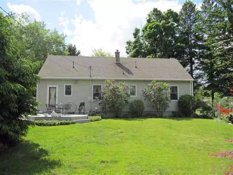 11 Marion Rd, Delmar, NY 12054 photo 2