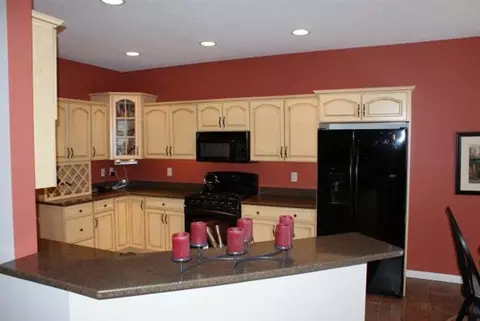 9 Camden Cir, Delmar, NY 12054 photo 3