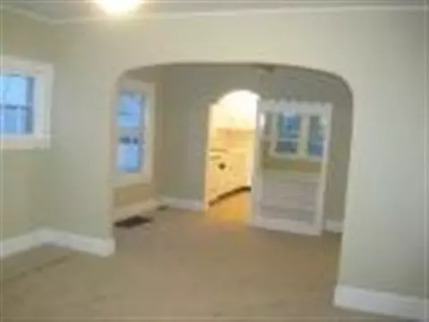 8 Myrtle Ave, Schenectady, NY 12304 photo 4