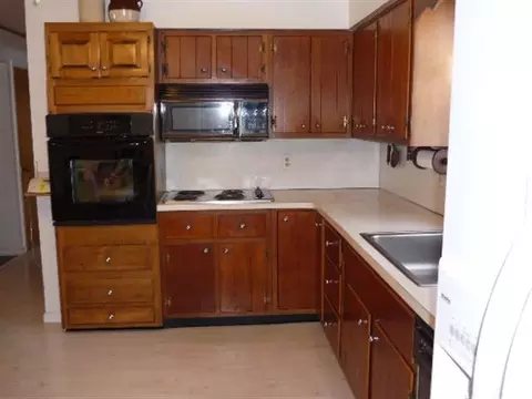 952 E Pine Hill Dr, Guilderland, NY 12084 photo 4