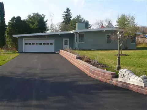 28 Halter Rd, Glenmont, NY 12077 photo 1