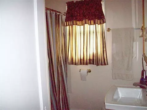 11 Selden St, Schenectady, NY 12304 photo 7