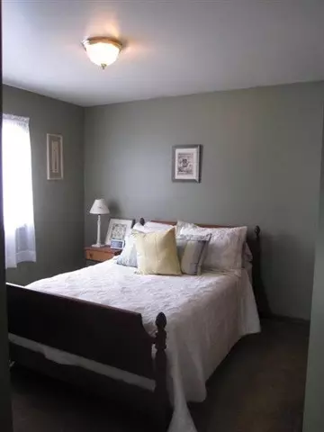 7 Anchor Dr, Halfmoon, NY 12188 photo 9