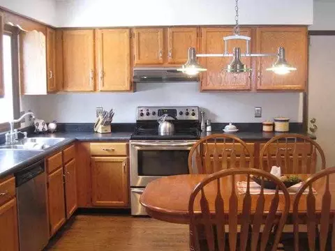 7 Anchor Dr, Halfmoon, NY 12188 photo 3