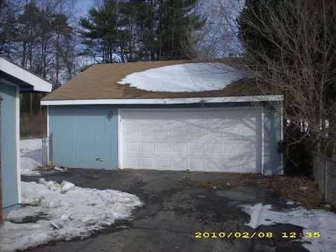 25 Davidson Dr, Saratoga Springs, NY 12866 photo 2