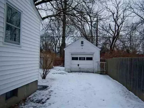 9 Selden St, Schenectady, NY 12304 photo 8
