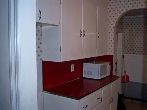 9 Selden St, Schenectady, NY 12304 photo 4