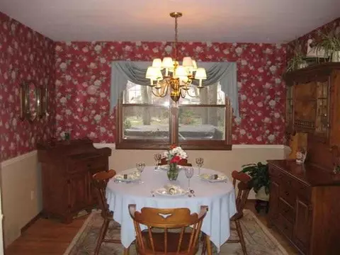129 E Poplar Dr, Delmar, NY 12054 photo 4