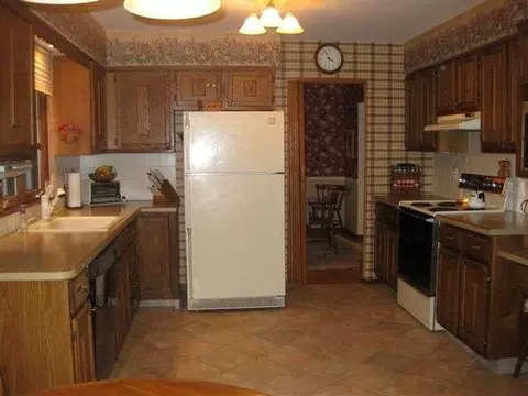 129 E Poplar Dr, Delmar, NY 12054 photo 6
